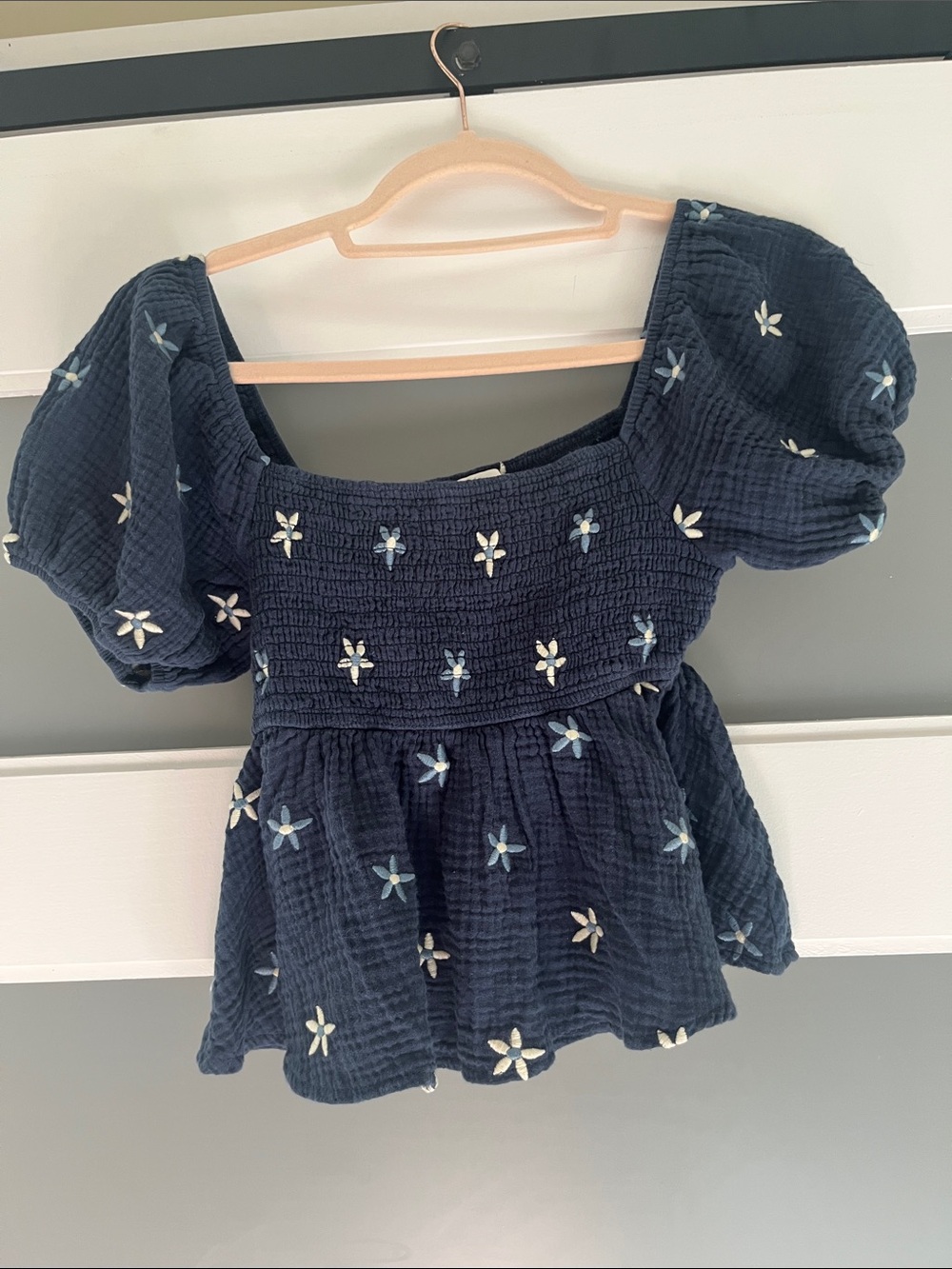 Navy 100% cottonEmbroidered Puff-Sleeve Smocked Crop Top